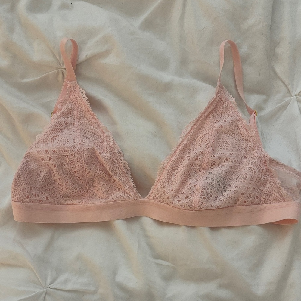 Pepper bra Delicate Lace Triangle Bralette in Soft Pink